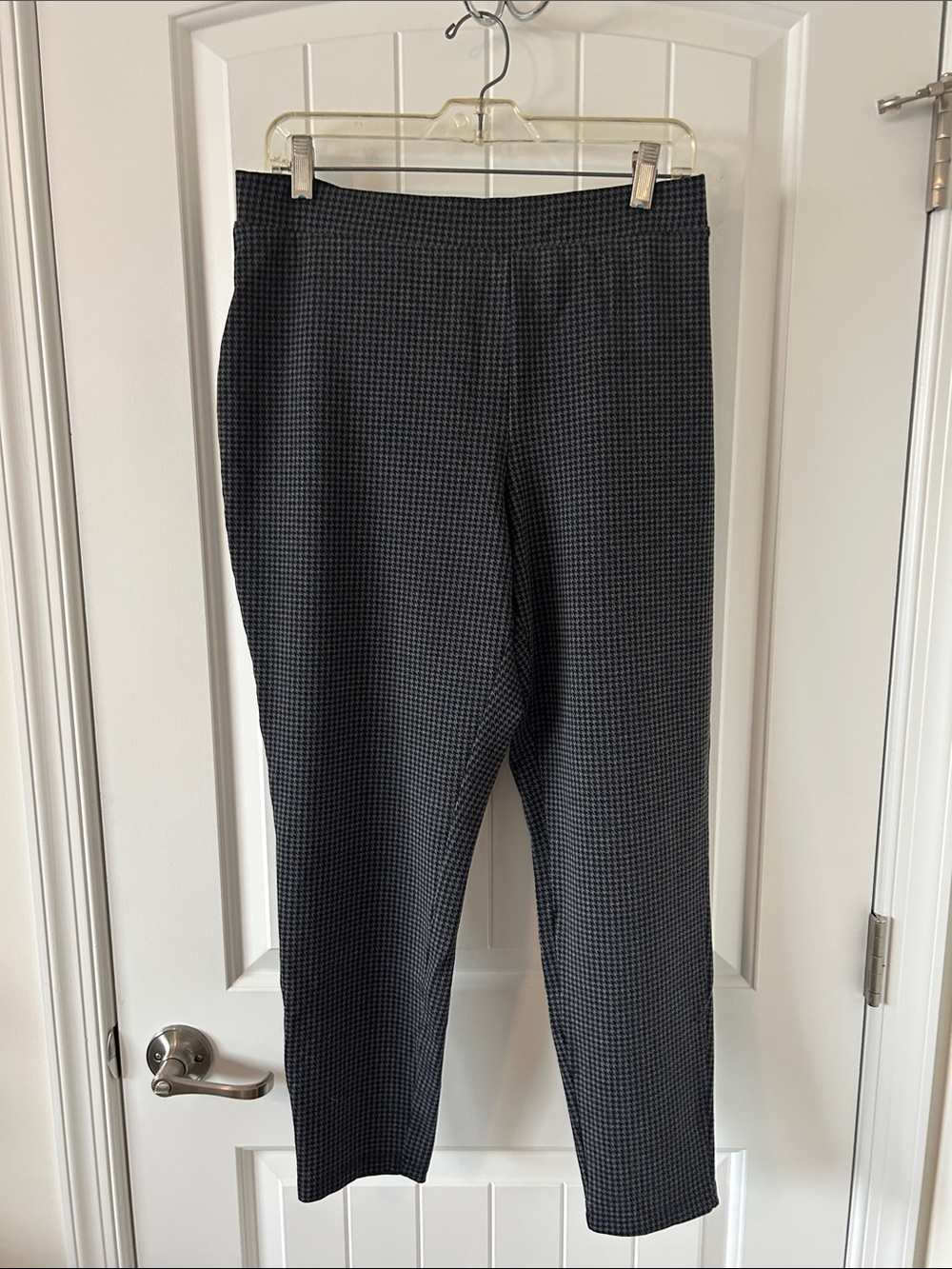 Philosophy Black and Gray Houndstooth Slim Leg Knit Pants